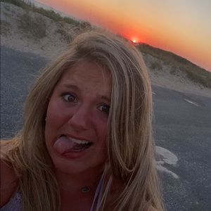 Meet your Posher, Colbi